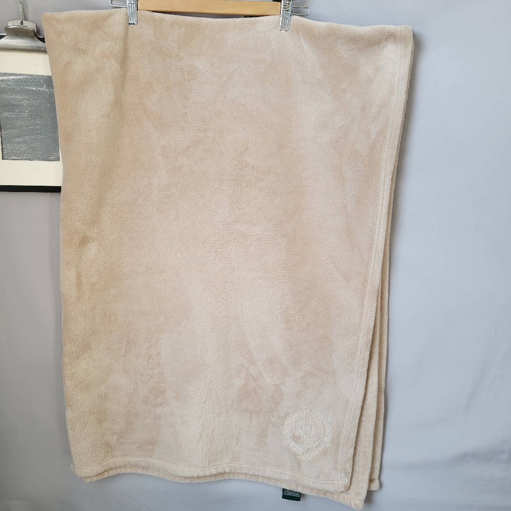 Lauren Ralph Lauren Plush Throw Blanket 49 x 72 Tan